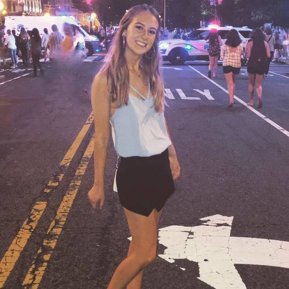 Meet your Posher, Emily - Picture 1 of 1